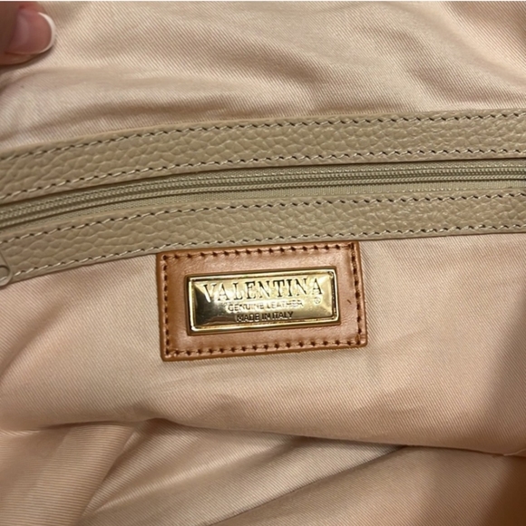 Valentina Leather Shoulder Bag - Picture 4 of 15